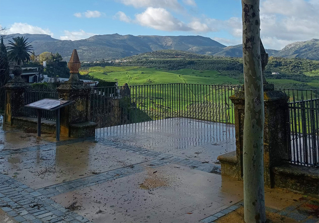 Balcón grande de la Alameda del Tajo en Ronda