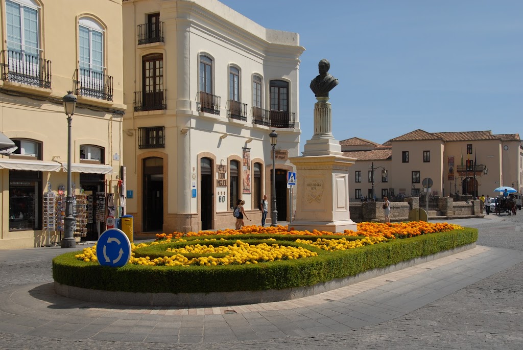 Estatua de Ríos Rosas en Ronda